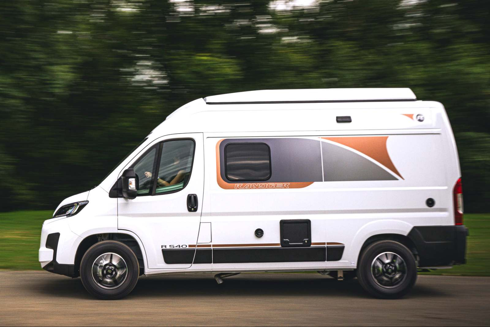 Randger R540 - Véloce et passe-partout, ce fourgon compact développe ses 140 ch sur la route