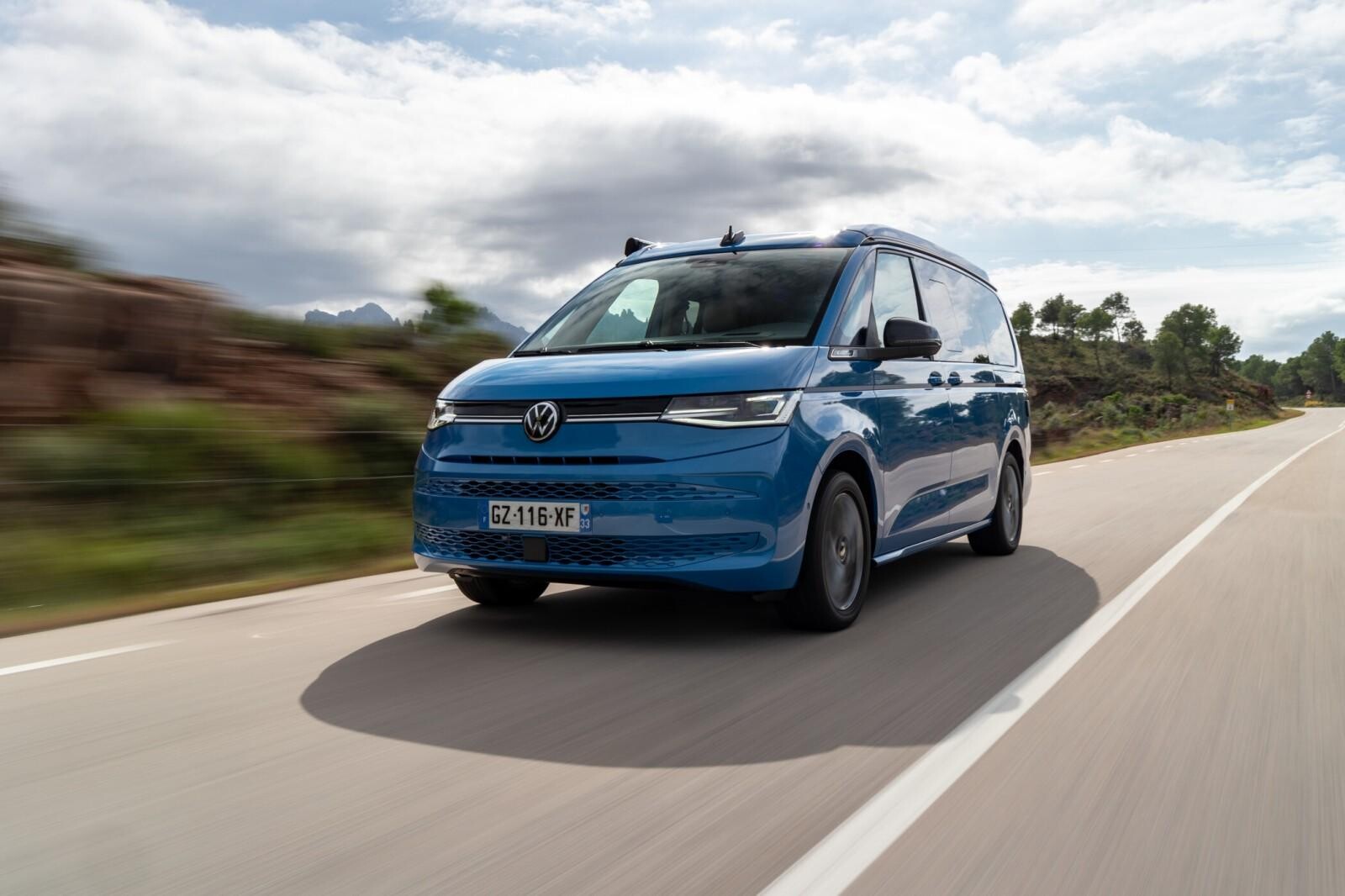 Le California dans sa version haut de gamme Ocean reçoit des feux de dernière génération Matrix LED IQ. Light, qui offrent notamment un éclairage dynamique dans les virages.