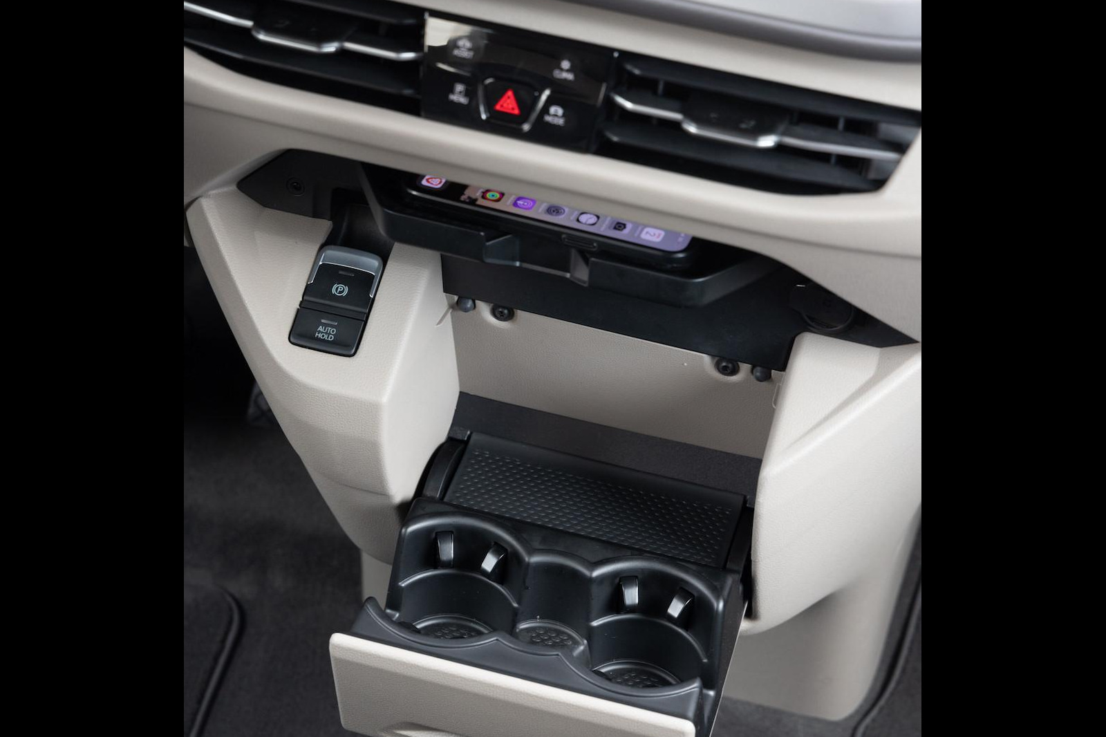 Chargeur à induction inclus de série sur la version Ocean.