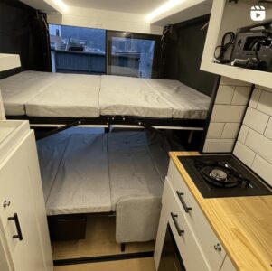 La chambre avec le lit double superposé en option.