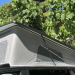 PANAMA Peak - S'il permet de contenir la hauteur extérieure à 2 mètres, ce toit relevable offre une hauteur intérieure réduite de 3 cm par rapport au toit SCA.