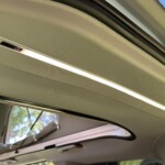 PANAMA Peak - En partie supérieure à l'arrière, on trouve désormais une barre d'éclairage LED et un bouton d'ouverture du hayon.