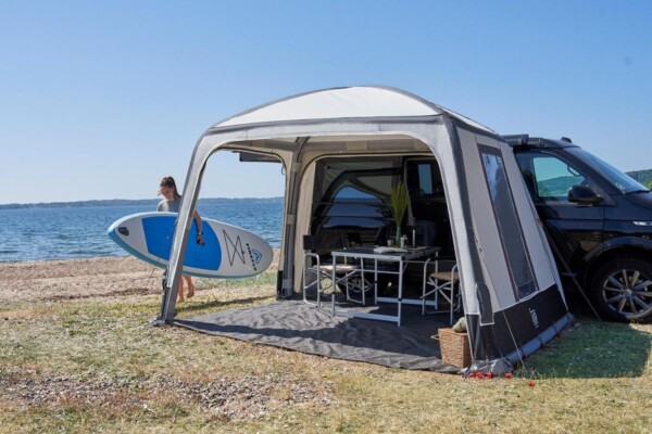 Air X-Tension. La façade et le côté sont amovibles. Auvent Isabella Air X-Tension