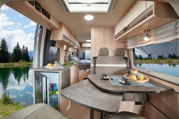 Summit 600 Plus. fourgon Pössl Summit 600 Plus