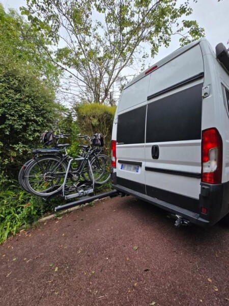 Très simple d’utilisation, le VeloSwing se pivote à 90 degrés...