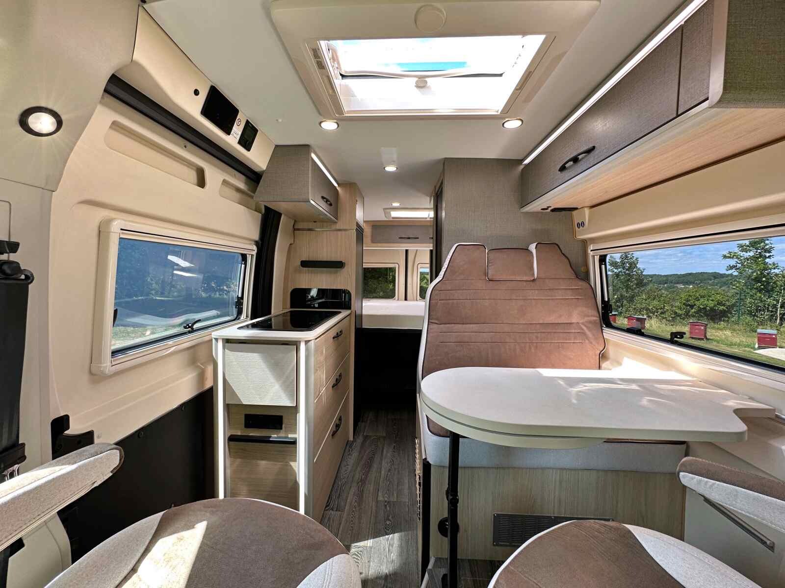 Fonctionnel, esthétique, pratique, le Randger R602 réunit les critères que l'on attend d'un camper van.