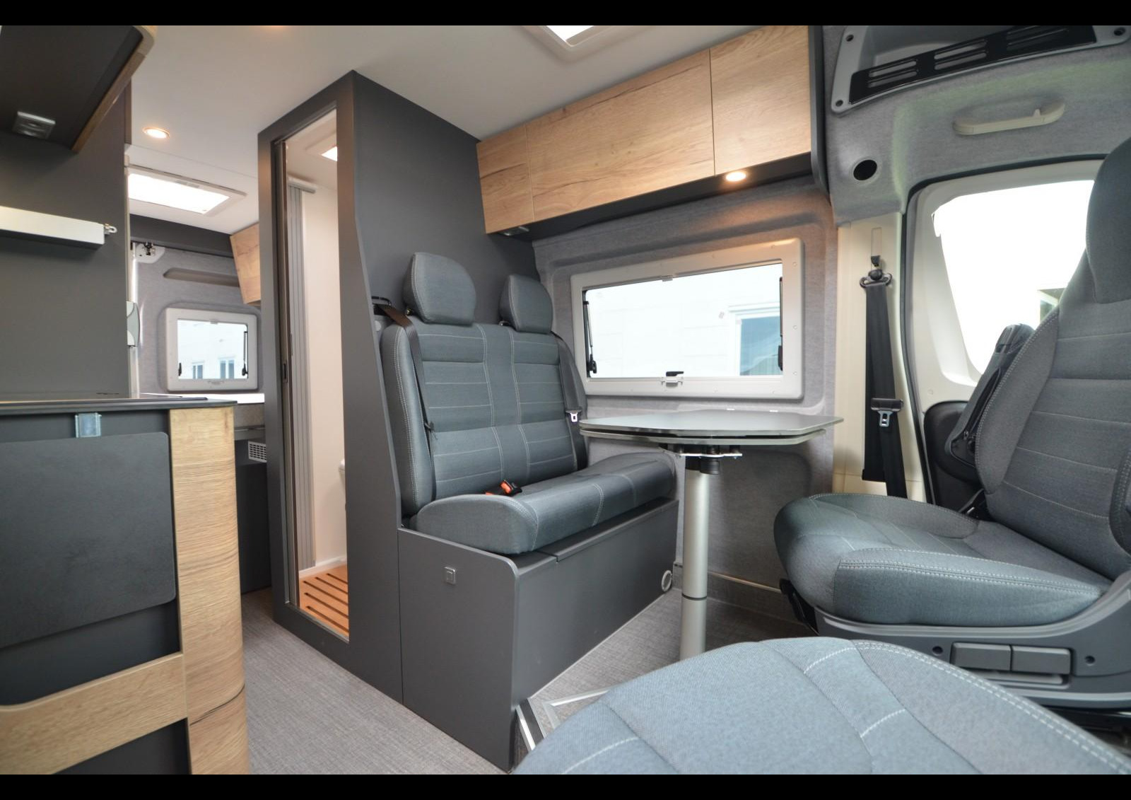 Clever Vans Celebration 600 - Ambiance intérieure Contura disponible en option.