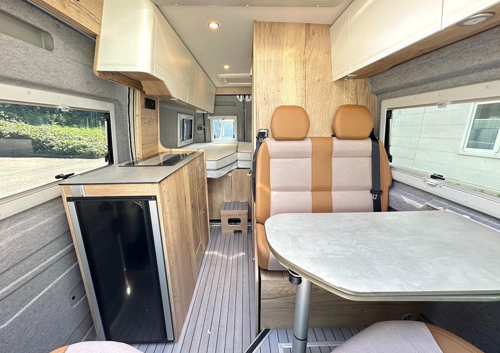 Clever Vans Spirit 600 - Ambiance intérieure Country disponible en option.