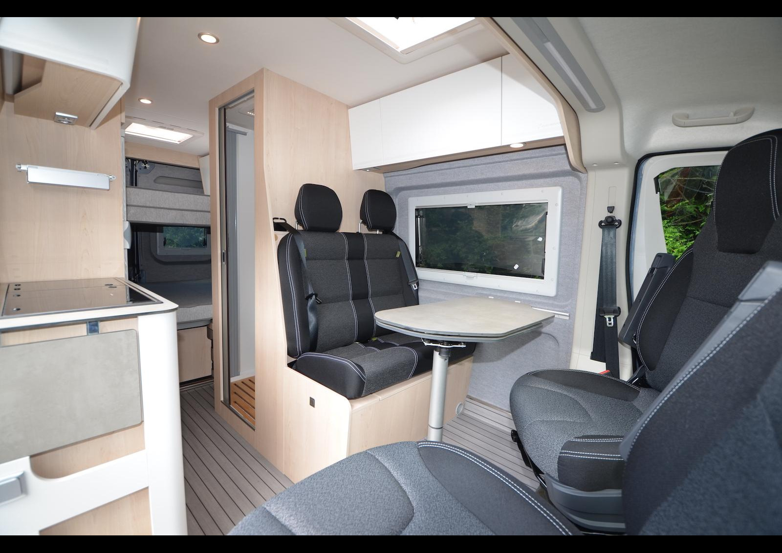 Clever Vans Vario Kids 600 - Ambiance intérieure Pure proposée de série.