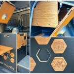 Van Mania a prévu un système pour relever le plateau de table recouvrant le bloc cuisine et le fixer sur la porte du placard haut.