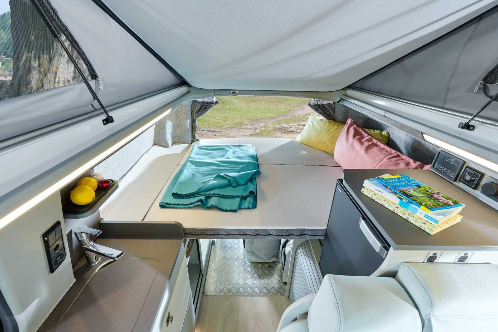 Un vrai lit au confort et aux dimensions domestiques (190 x 130 cm) trouve sa place à l'arrière du Kipling.