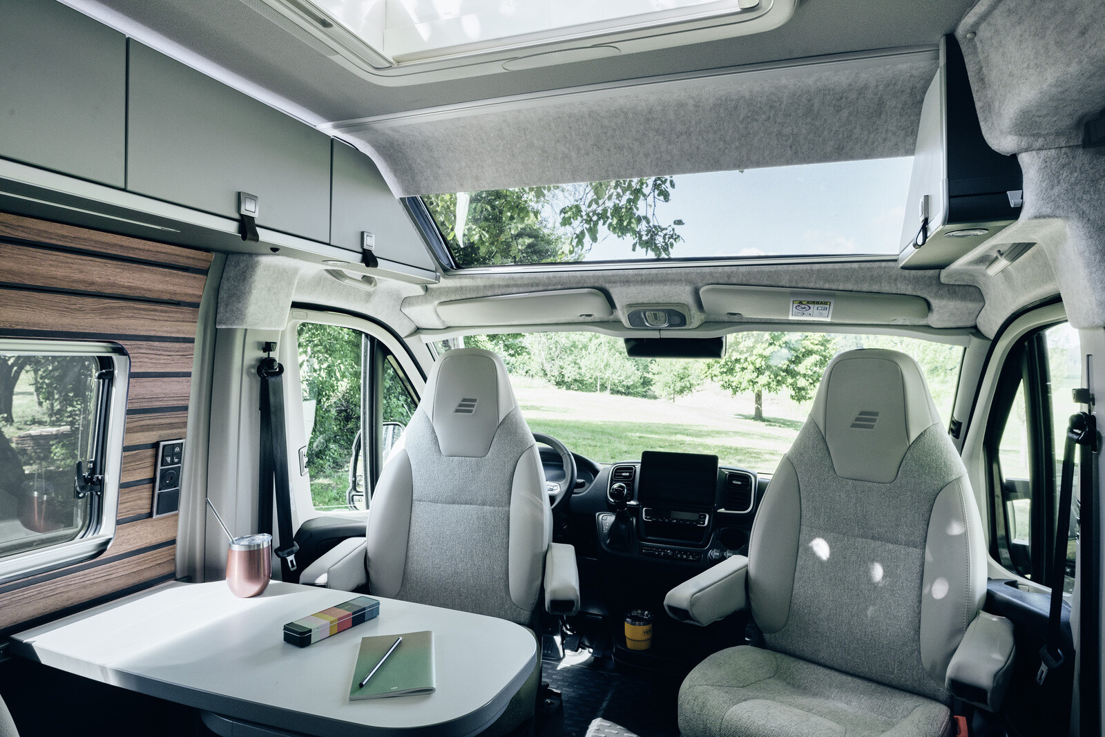 Hymer Yellowstone 640 salon fourgon Hymer Yellowstone 640