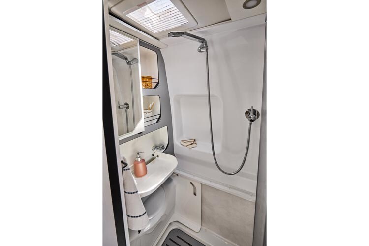 Pilote V630J cabinet de toilette fourgon Pilote V630J
