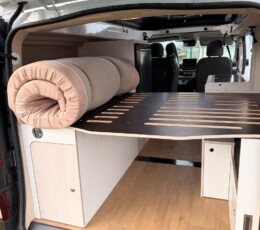 Sommier en deux parties amovibles. fourgon aménagé Renault Trafic