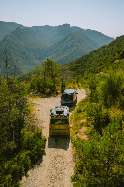 Pas besoin d'aller très loin. L'aventure vous tend les bras au coeur des Pyrénées.