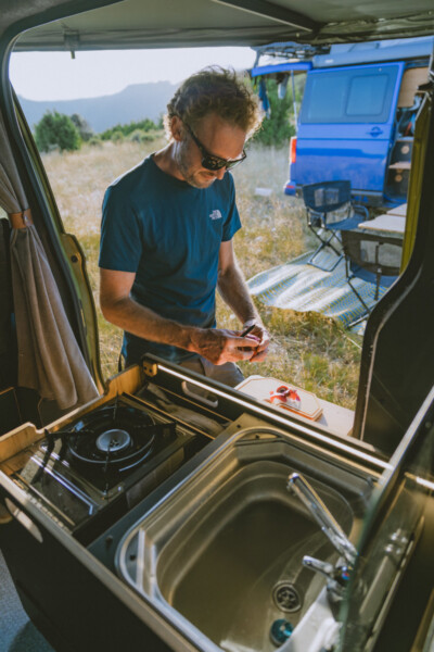 Nico sur tous les fronts.