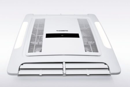 Les climatiseurs Dometic ne se contentent pas de rafraîchir, ils purifient. Des purificateurs brevetés éliminent la poussière, l’humidité et les bactéries.