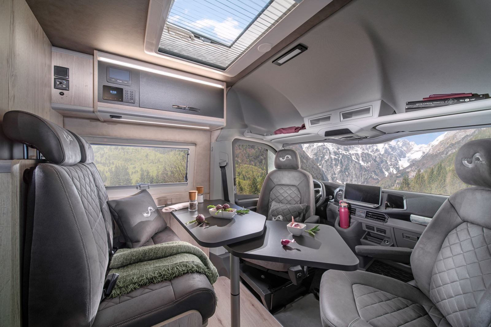 Mega Mobil, Mega Re-Aktiv 680 S