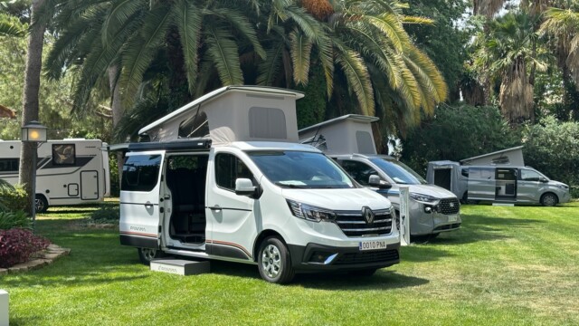 PANAMA River R10 sur Renault Trafic L1 (5,08 m)