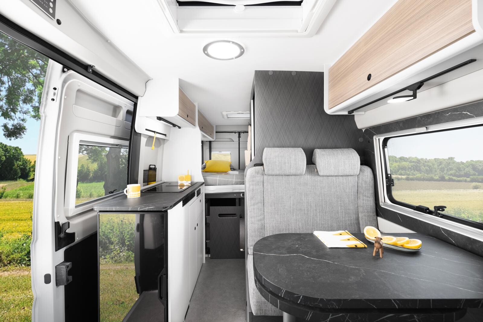 Un intérieur agréable à vivre qui s'étire sur 6,36 m.